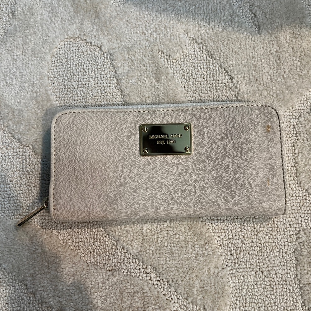Women’s Michael Kors wallet